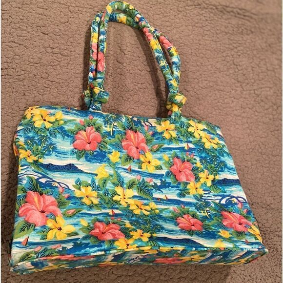 Hawaiian Tote - Picture 2 of 10